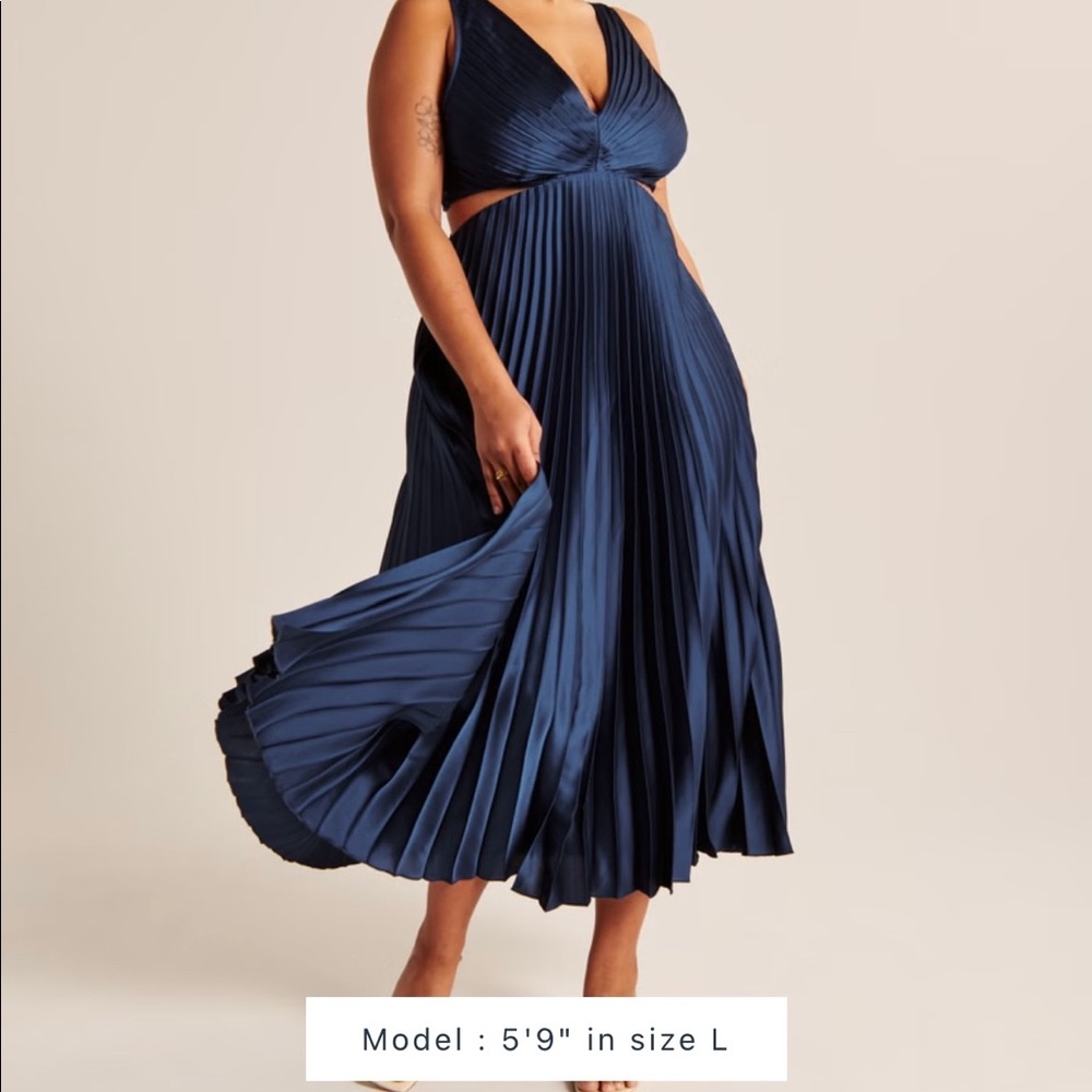 A&F Giselle Pleated Cutout Maxi Dress